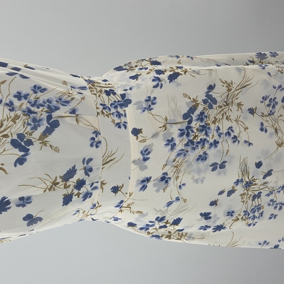 Floral Blue and White Women's Dress NWT - Picture 9 of 16